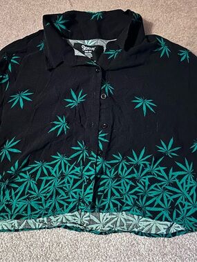 Spencer's Black Button-Down Cropped Shirt with Teal Leaf Print